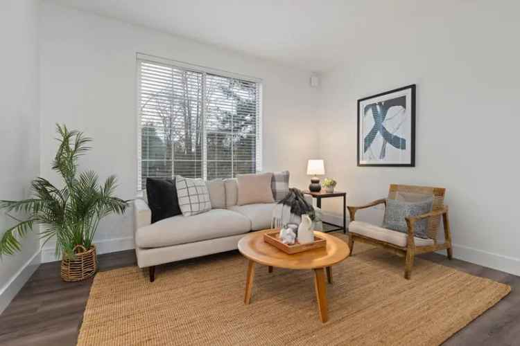 A $799,000.00 Townhouse with 2 bedrooms in Pemberton, Pemberton