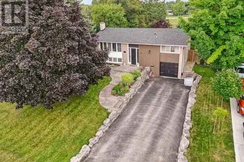 Family Home in Falgarwood Oakville