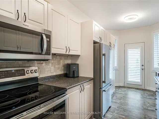 Impeccable 2-Bed 2-Bath Bungalow Townhouse in Twentyplace