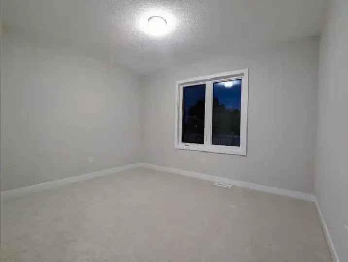 Brand new house for Rent in Orleans