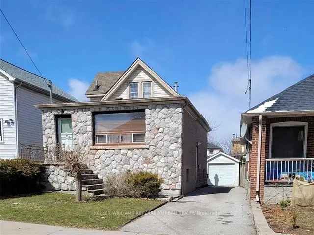 House For Sale in Toronto, Ontario