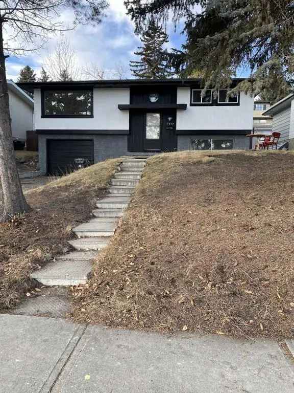 House For Sale in 7147, 8 Street NW, Calgary, Alberta