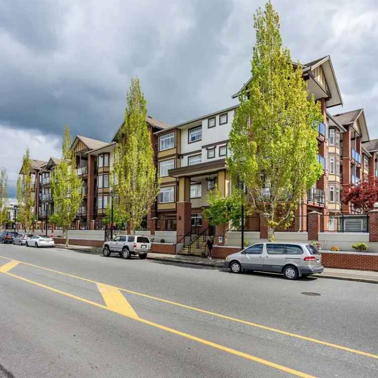 Downtown Langley 2-Bed Condo Near SkyTrain Station