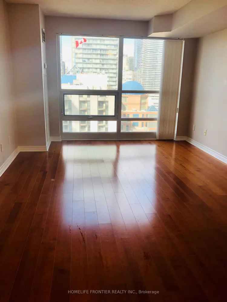 Large Downtown Studio Near Hospital University Subway Access