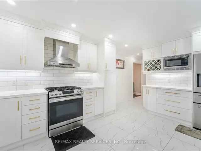 Beautiful Detached Home Move In Ready 4 Bedrooms Finished Basement