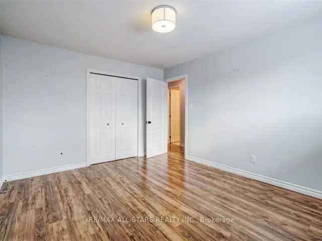 2 Bedroom North Ward Brick Bungalow - Updated Kitchen &amp; Deck