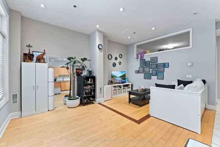 1 Bedroom Condo in Kensington-Chinatown Steps from OCAD University