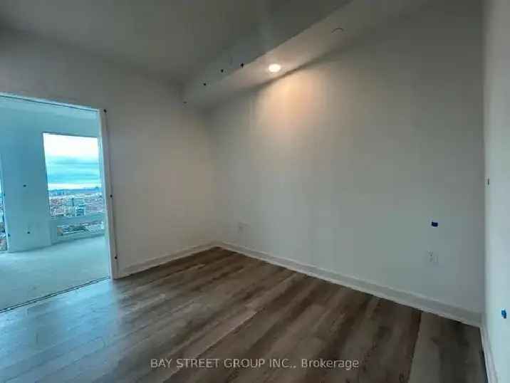 2 Den and 2 Baths Condo for Lease Downtown