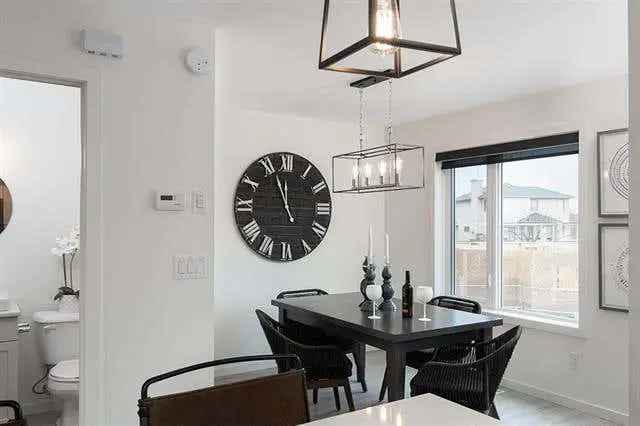 RE/MAX Associates