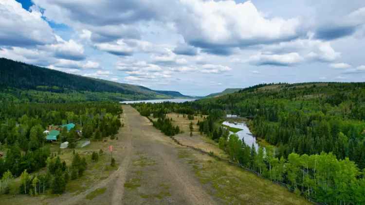 Multi-Family Lakefront Homestead - Nemaiah Valley, Chilcotin