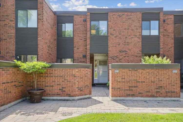 Buy townhouse in the east end near Kempenfelt Bay with luxury features