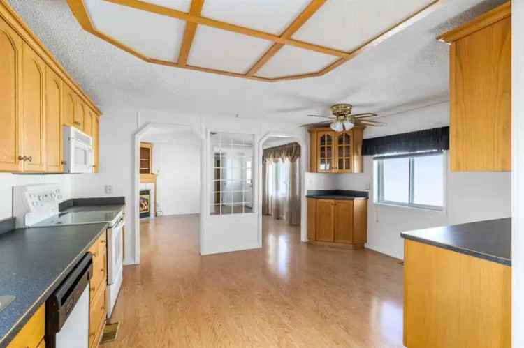 Buy House with Workshop and Hot Tub in a Cozy Country Setting