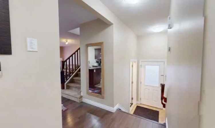 Duplex For Rent in Fort McMurray, Alberta