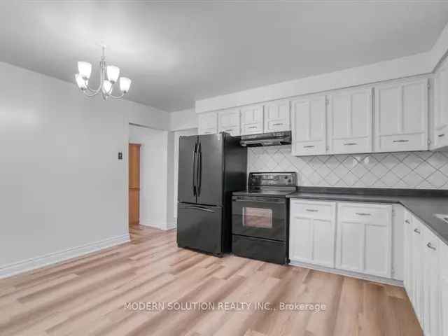 House For Sale in Brantford, Ontario