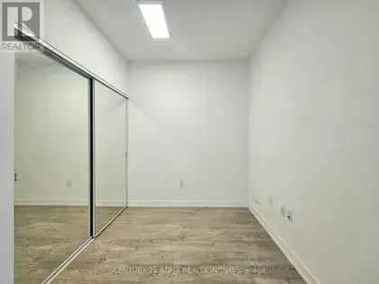 1 room apartment of 575 m² in Toronto