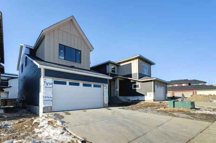 House For Sale in Town of Cochrane, Alberta