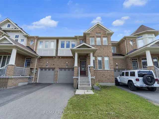 Townhouse For Sale in Brampton, Ontario