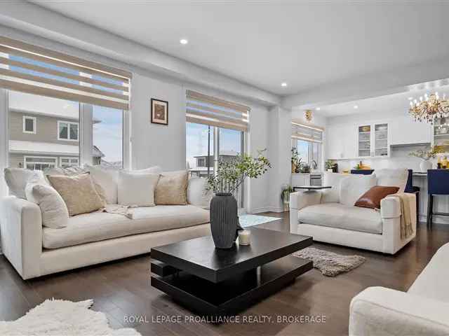 Luxury 2-Storey Home Modern Design West-End Neighbourhood