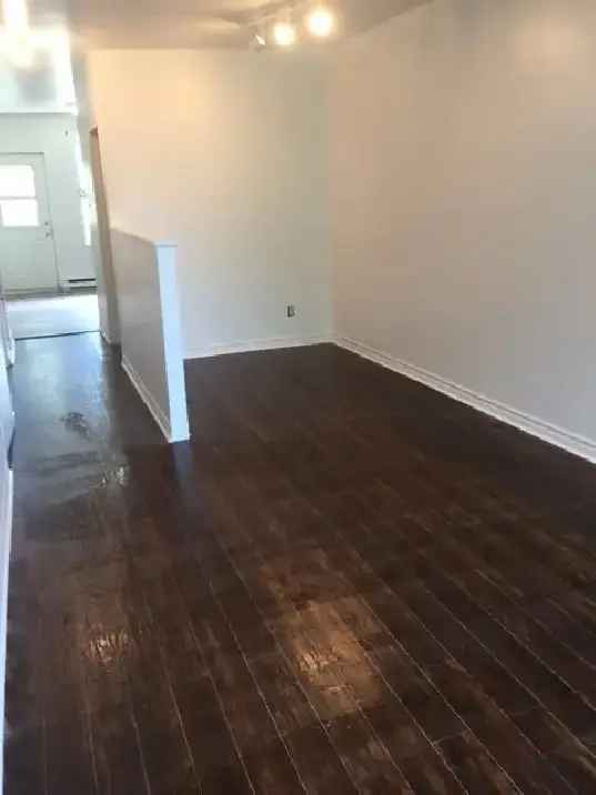 3 1/2 Apartment Near Metro Frontenac July 1st