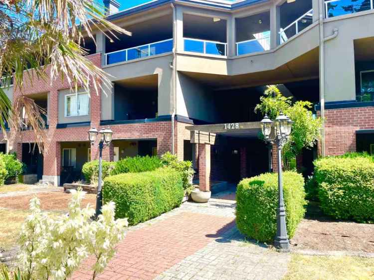 A $650,000.00 Apartment/Condo with 2 bedrooms in Beach Grove, Tsawwassen