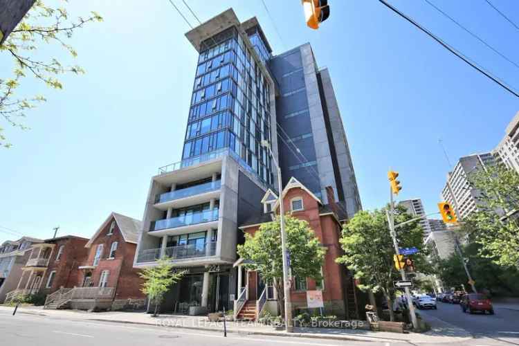 Buy studio apartment in Ottawa with modern finishes and balcony views