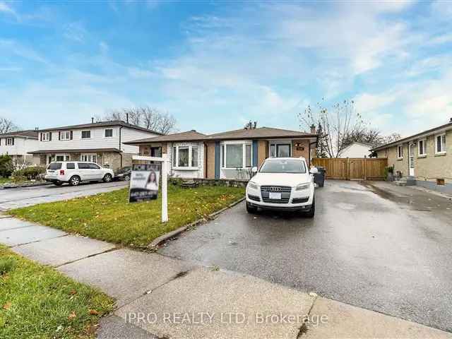 Charming Bungalow 3 Bedrooms Finished Basement Central Location