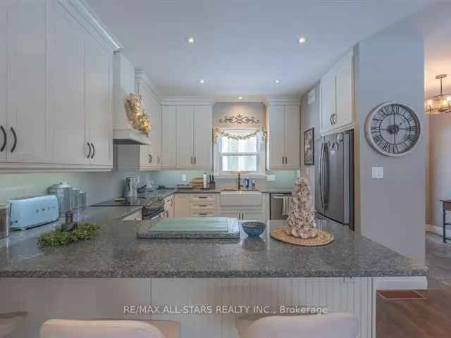 Luxury Bobcaygeon Home 2300 sq ft 3 Bed 3 Bath