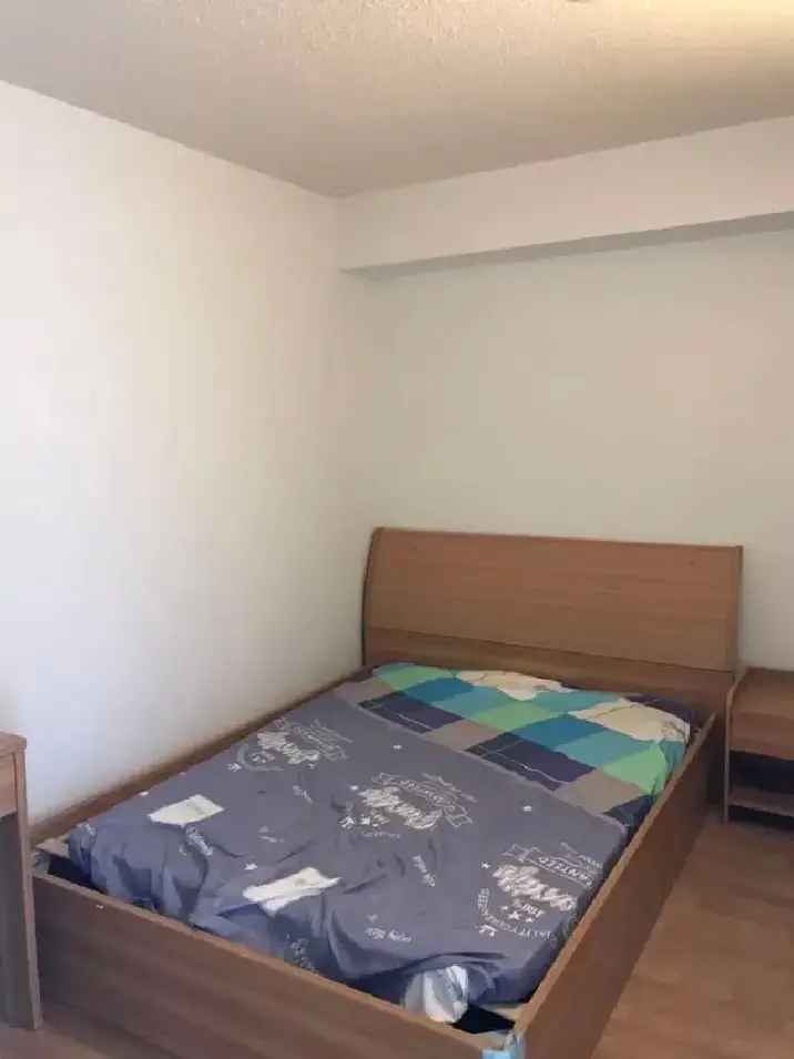 A room for rent in downtown core location closed CN