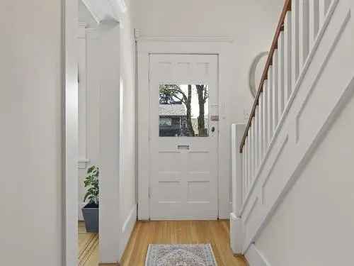 4 Bed 4 Bath Family Home in Kerrisdale Vancouver