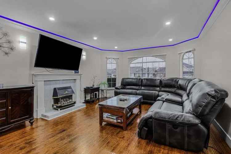 6 Bed 4 Bath Home Near Rotary Stadium