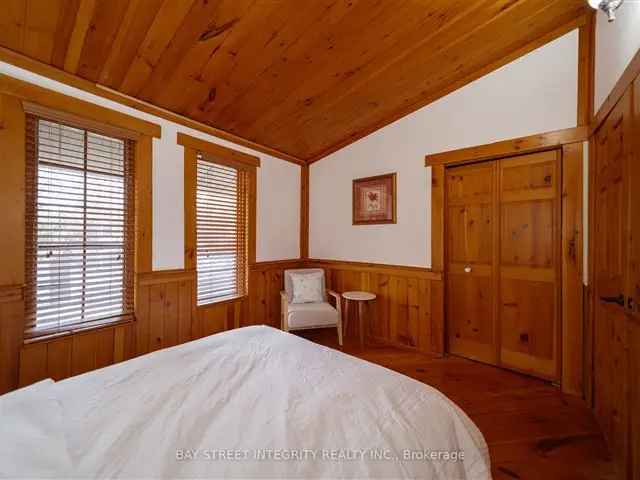 Luxury Lake Scugog Cottage 5 Bedrooms 4 Baths Pool Hot Tub