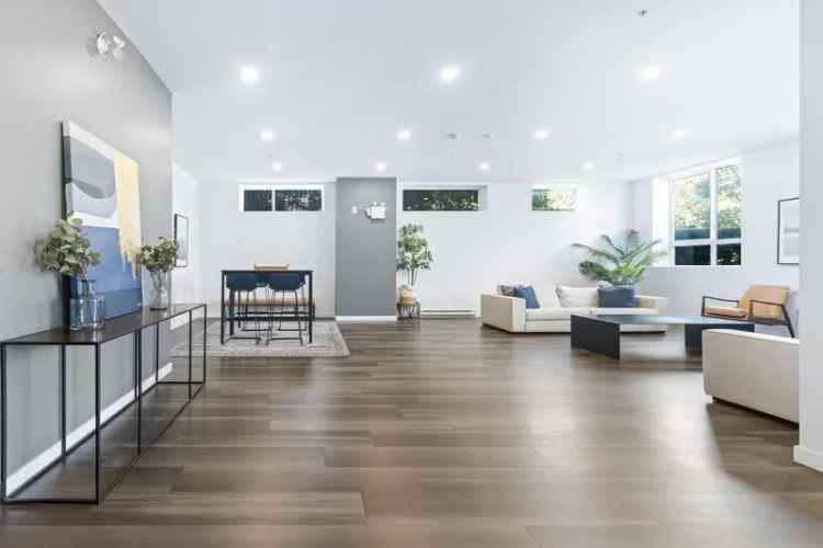 A $599,000.00 Apartment/Condo with 2 bedrooms in Bear Creek Green Timbers, Surrey