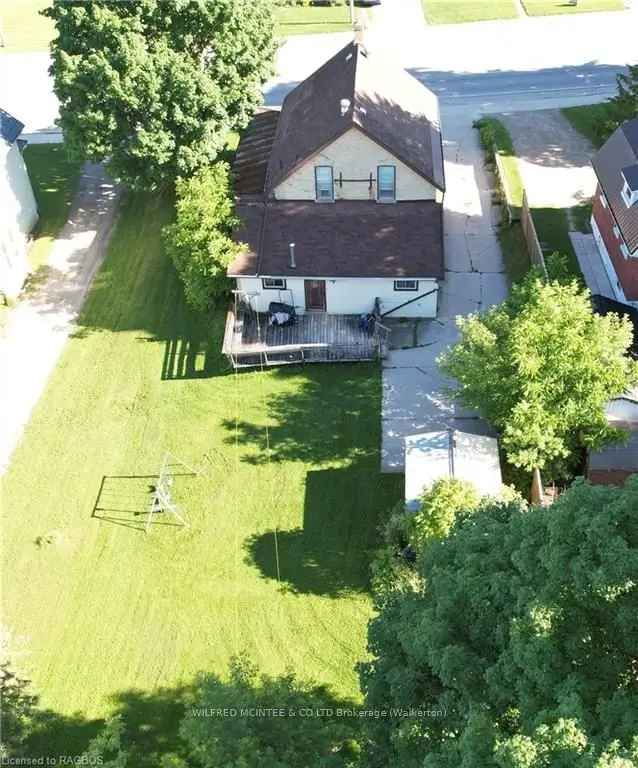 House For Sale in Brockton, Ontario