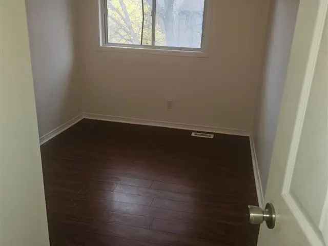 Townhouse For Rent in Brampton, Ontario