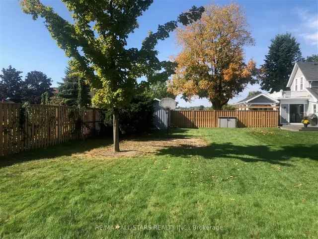 Uxbridge Custom Home Lot Downtown Victorian Neighbourhood