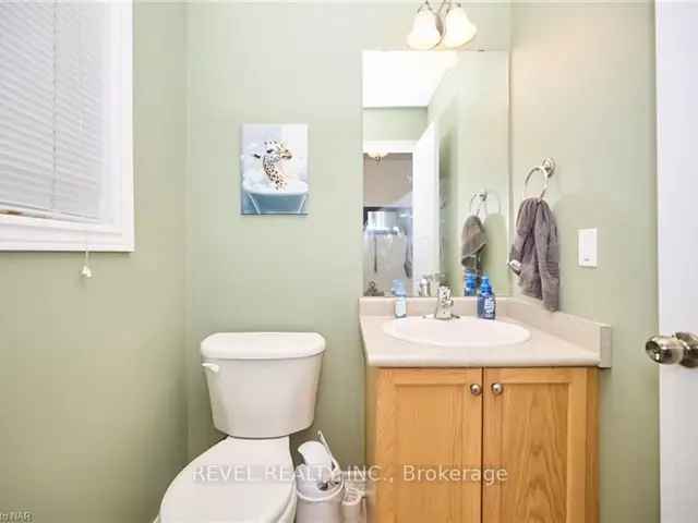 Townhouse For Sale in Thorold, Ontario