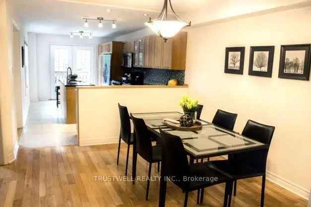 4 2 Bedroom Detached House in Old Markham Village