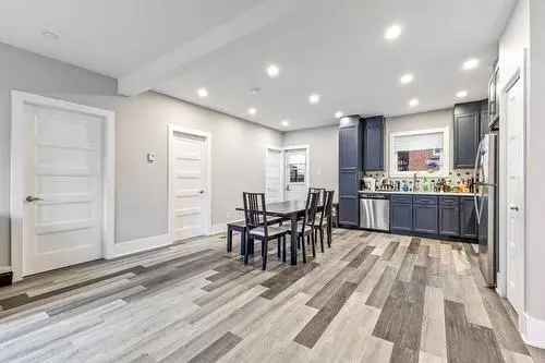 Spacious Duplex near Snowdon Metro - Ideal for Families or Professionals