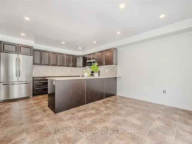 Executive Detached Home In Breslau For Large Families 5 Bedroom Potential