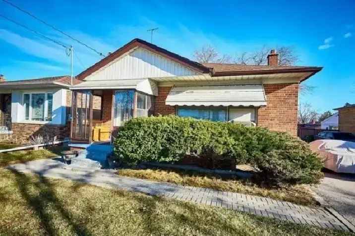 House for rent – Home at Birchmount Rd. & Lawrence Ave. East