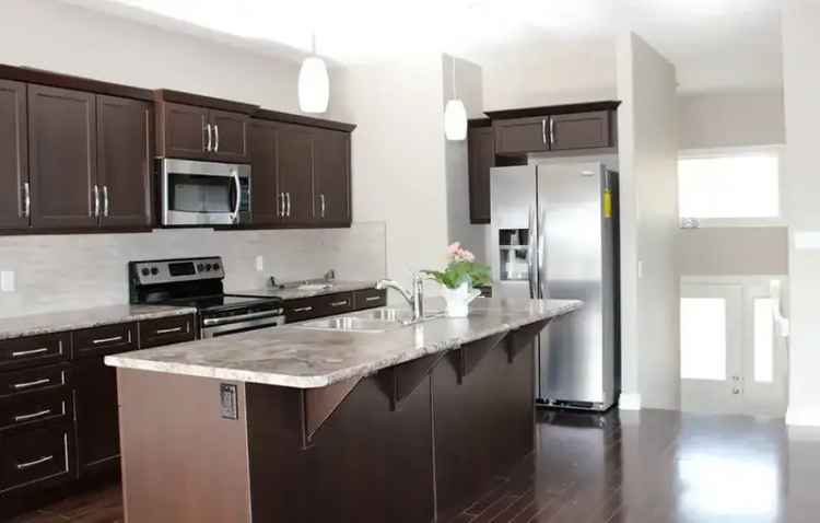 Rent Main Floor in Edmonton with Stylish Features and Convenient Amenities