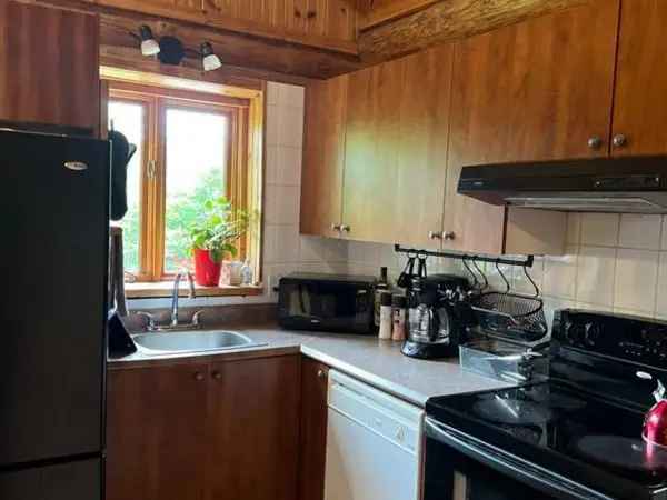 Year Round Log Cabin in Quebec North Shore