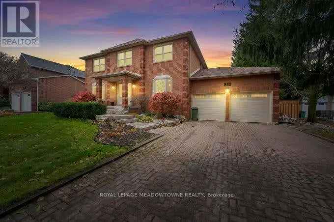 Executive Home in Caledon East with Saltwater Pool