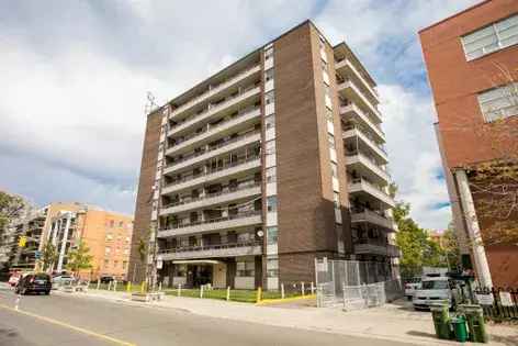 1 room apartment of 443 m² in Toronto