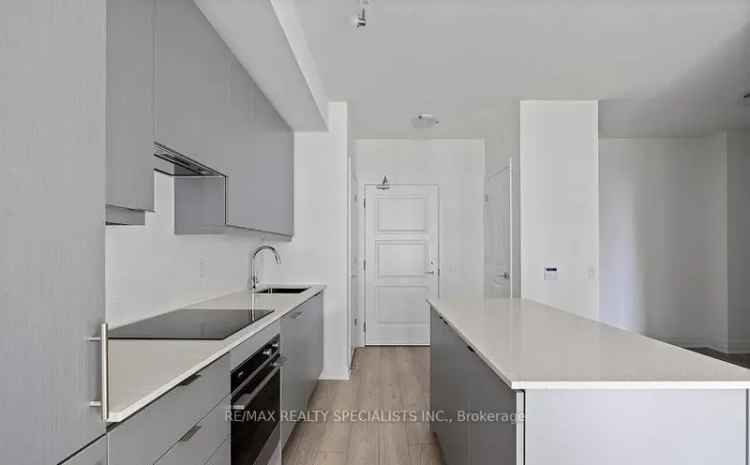 Rent condo with luxurious amenities in a vibrant neighbourhood