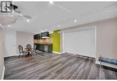 2 rooms apartment of 268 m² in Toronto