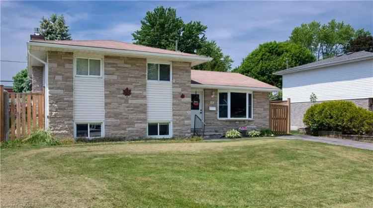 House For Sale in Gananoque, Ontario