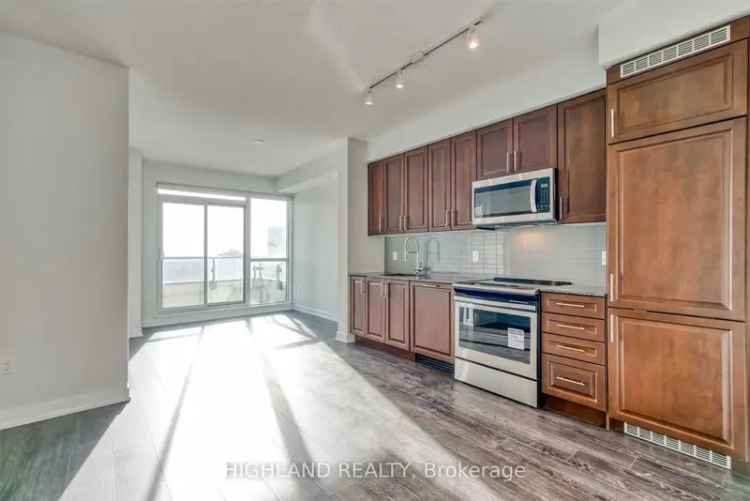 Rent One Bedroom Condo with Den in City Center with Amenities