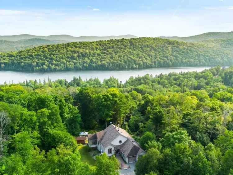 5-Bedroom Bungalow with Lake Views and Outdoor Oasis