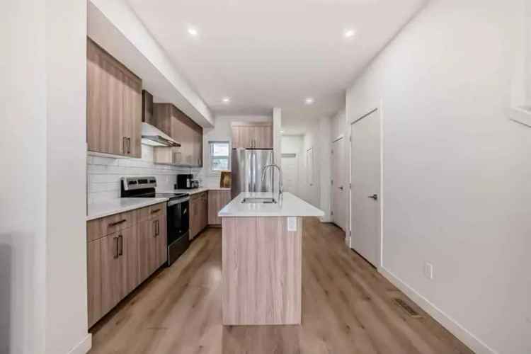 Townhouse For Rent in Calgary, Alberta